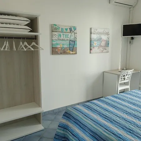 Delfino Blu فندق مبيت وإفطار توري فادو